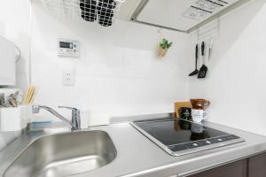 東京にあるAsakusa Sky Stay Tiffany blue Roomの台所カウンタートップ(シンク、カウンタートップ付) +31枚の写真