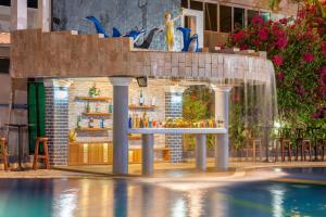 Bazén v ubytování Tony Resort nebo v jeho okolí
