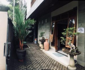 The point surfcamp Bali外面的花园