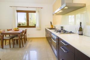 A kitchen or kitchenette at Finca Katia