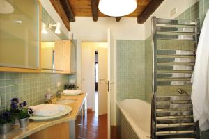 Phòng tắm tại Stop & Sleep Fagagna Apartment
