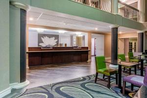 The lobby or reception area at La Quinta by Wyndham Raleigh Durham Intl AP