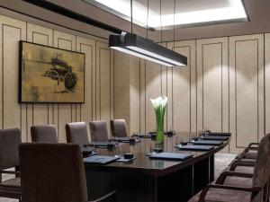 Zona business o sala conferenze di Pullman Shanghai Xuhui