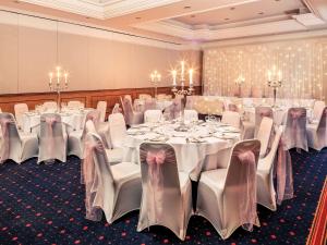 Gallery image of Mercure York Fairfield Manor Hotel in York