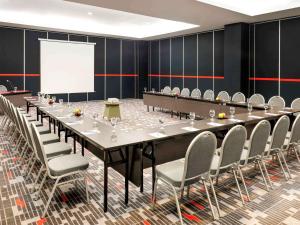 The business area and/or conference room at KIMAYA Braga Bandung by HARRIS