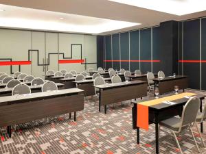 The business area and/or conference room at KIMAYA Braga Bandung by HARRIS