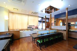 Kuchyň nebo kuchyňský kout v ubytování Smile Hotel Nagoya Shinkansenguchi