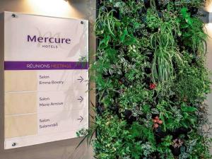Um jardim em Mercure Trouville Sur Mer