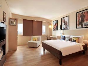TV/trung tâm giải trí tại Ibis Jakarta Harmoni