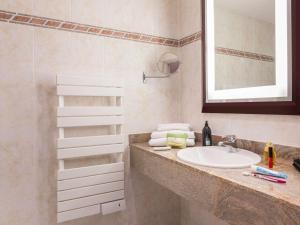 حمام في شقق اداجيو جنيف سانت جيني بويي الفندقية بالخدمة الذاتية
