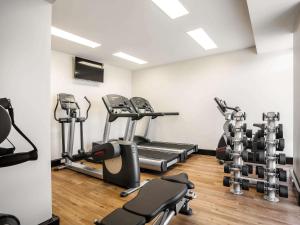 Fitness centrum a/nebo fitness zařízení v ubytování Ibis Mackay