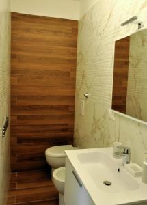 A bathroom at Beach apartments Isola d'Elba