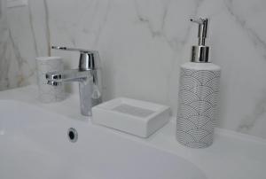 A bathroom at Beach apartments Isola d'Elba