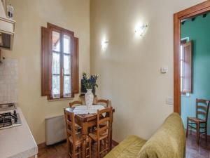 Kép Farmhouse near Siena with Scenic Views szállásáról Casole dʼElsában a galériában Még 32 kép