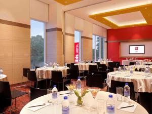 ibis Coimbatore City Centre - An Accor Brand餐厅或其他用餐的地方