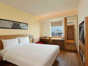 ibis Pune Hinjewadi - An Accor Brand客房内的一张或多张床位