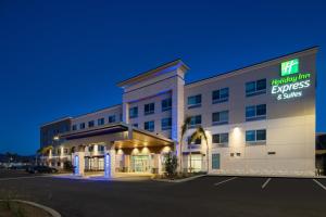 Gallery image of Holiday Inn Express & Suites - Murrieta, an IHG Hotel in Murrieta