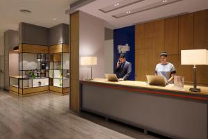 Členové personálu v ubytování Holiday Inn Express Nashik Indira Nagar by IHG