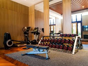 Fitness centrum a/nebo fitness zařízení v ubytování Jin Bei Palace Hotel