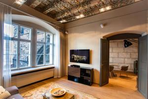 TV a/nebo společenská místnost v ubytování Mostecka Apartment