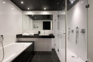 Koupelna v ubytování Van der Valk Hotel Sneek