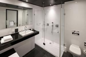 Koupelna v ubytování Van der Valk Hotel Sneek