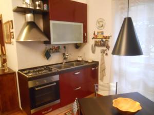 ラパルタメント ディ ヴィラ ボネリにあるキッチンまたは簡易キッチン
