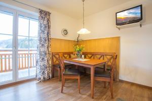 Telewizja i/lub zestaw kina domowego w obiekcie Appartements Sonnrain