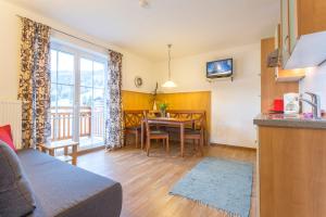 Kuchnia lub aneks kuchenny w obiekcie Appartements Sonnrain