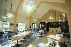 Restaurace v ubytování Tulivee Villa