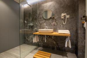Kúpeľňa v ubytovaní Darovanský Dvůr - Wellness & Golf Hotel