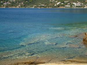 Foto dalla galleria di Plakes Suites a Città di Skiathos