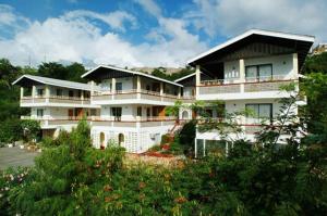 Gallery image of Gem Holiday Beach Resort in Saint Georgeʼs