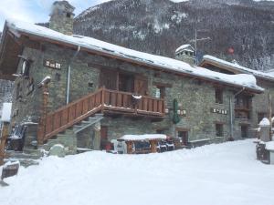 Affittacamere Saint Salod during the winter