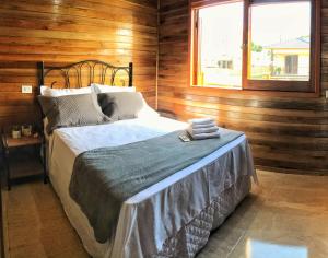 Cama ou camas em um quarto em Canyons Guest House