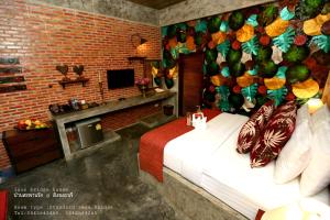 TV a/nebo společenská místnost v ubytování Love Bridge House บ้านสะพานรัก
