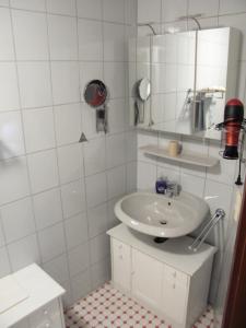 
Ein Badezimmer in der Unterkunft Hotel Jägerstube
