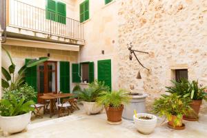 En balkon eller terrasse på Finca Pina