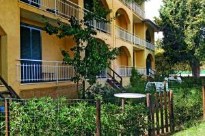 Сад в Residence Golfo Della Lacona