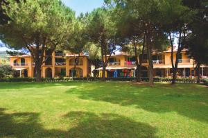 Сад в Residence Golfo Della Lacona
