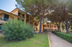 Сад в Residence Golfo Della Lacona