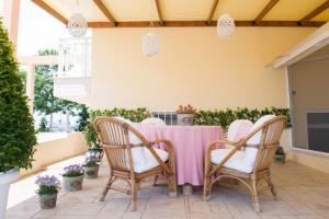 A balcony or terrace at Villa Elaia Mare