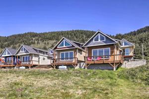 Gallery image of Oceanfront Cottage with Deck and Secluded Beach Access! in Yachats