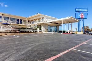 Foto da galeria de Motel 6 Fort Worth, Tx - Stockyards em Fort Worth