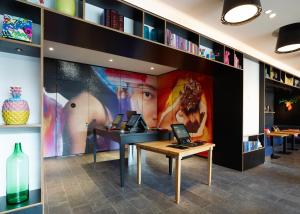 Un lugar para sentarse en citizenM Zürich