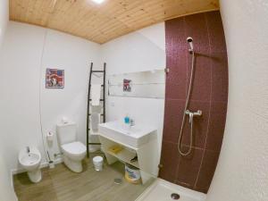 Um banheiro em Golden Halcyon - Ericeira Villas