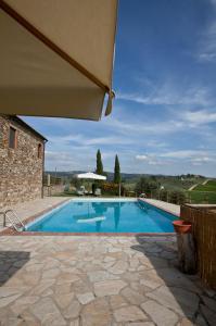 Swimming pool sa o malapit sa Agriturismo il Torrione