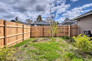 Zahrada ubytování Grants Pass Home 1 Mi to Downtown and Rogue River!