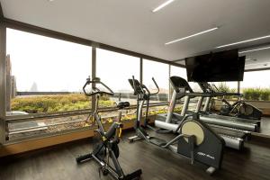 Fitness centrum a/nebo fitness zařízení v ubytování EK Hotel By Preferred Hotels Group