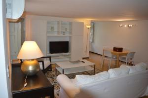 Et tv og/eller underholdning på mondello beach luxury apartments